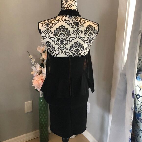 COPY - Guess black bodycon dress w front vail -halter top - Picture 7 of 8